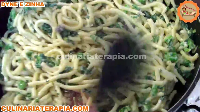 6 Macarrao Delicioso com Brocolis e Alcaparras