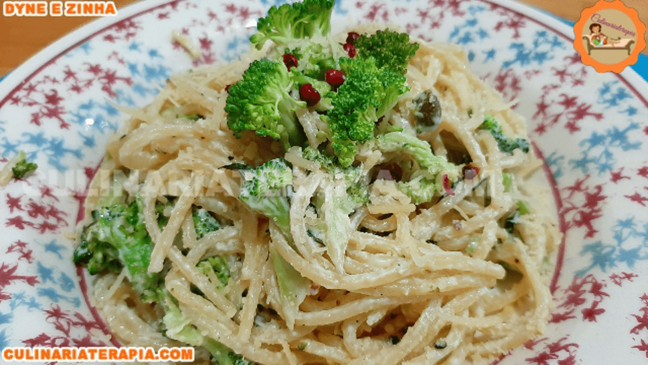 Macarrão com Brócolis ao Creme de Leite