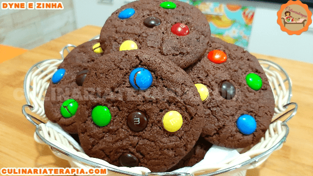 Biscoitos cookies americanos de chocolate