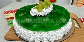 Torta Surpresa de Uva com Gelatina