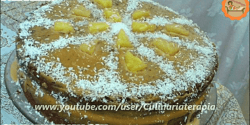 Bolo de Iogurte com Doce de Leite e Abacaxi