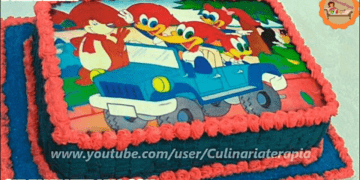 Bolo Recheado com Beijinho de Morango com Coco