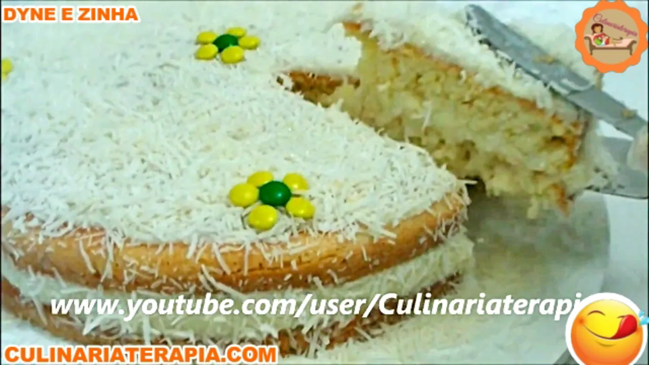 Bolo Gelado de Coco com Recheio Cremoso Molhadinho